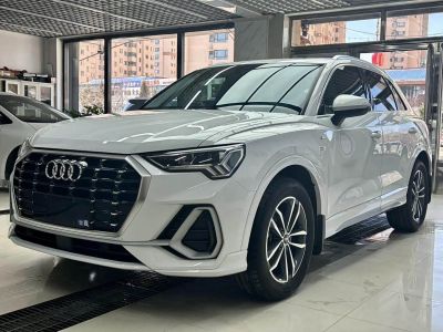 Audi Q3, 2022 г., белый, 24 000 км Audi 奥迪Q3, 2022 г., белый, 24 000 км