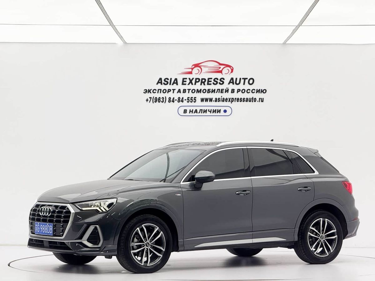 Audi Q3, 2023 г., серебристый / серый, 31 400 км Audi 奥迪Q3, 2023 г., серебристый / серый, 31 400 км