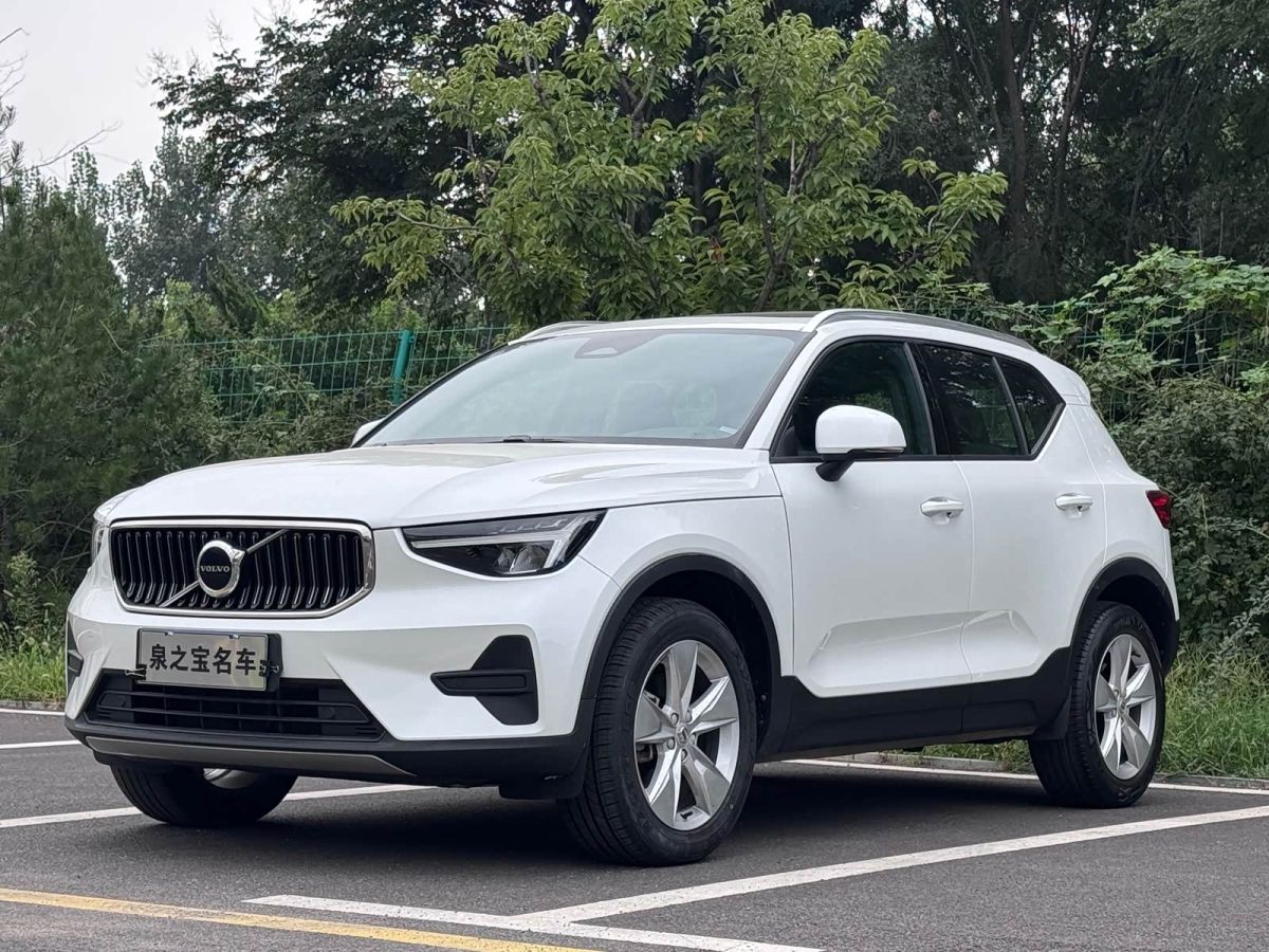 Volvo 沃尔沃XC40, 2023 г., белый, 31 000 км Volvo 沃尔沃XC40, 2023 г., белый, 31 000 км