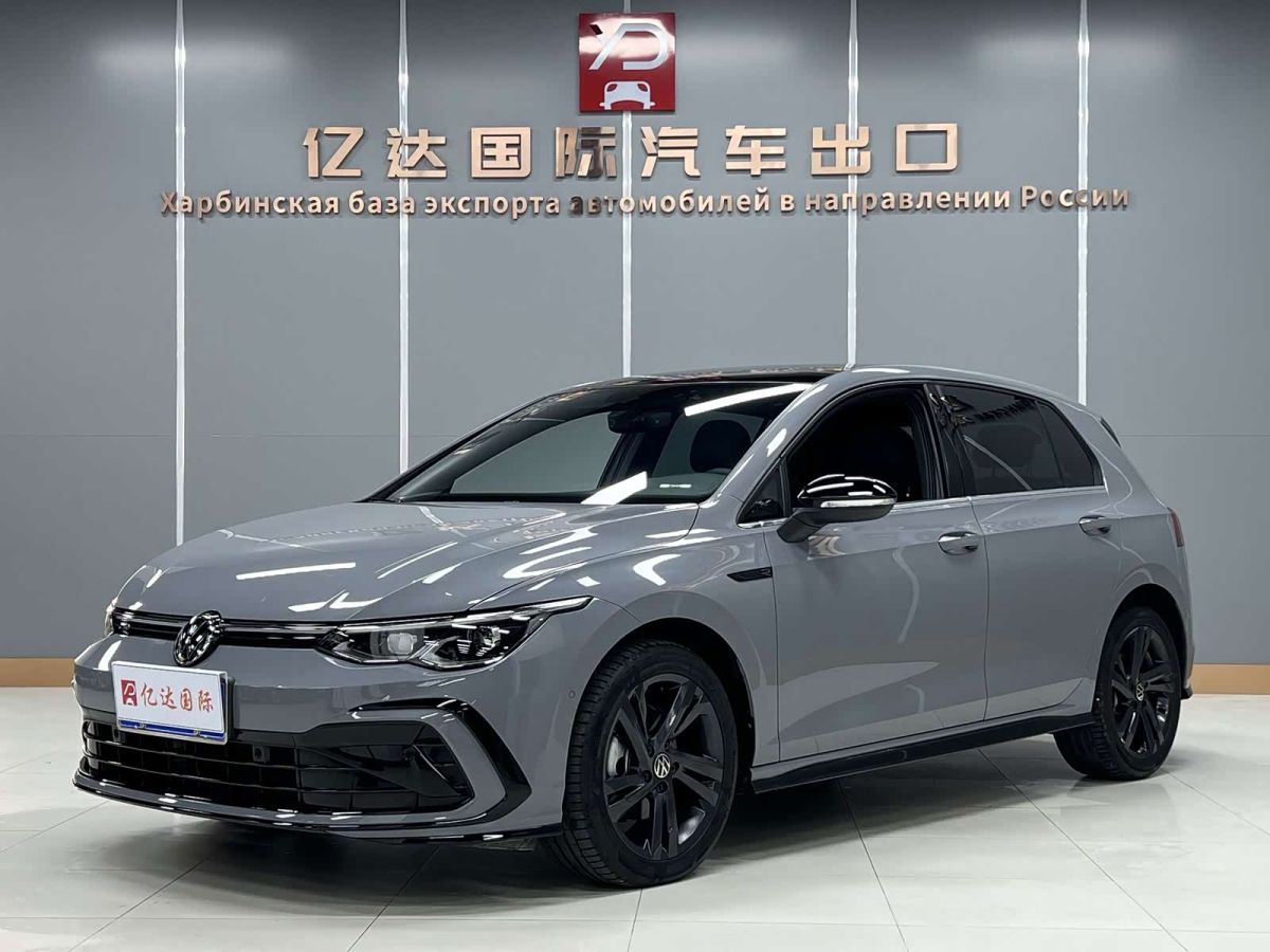 Volkswagen Golf, 2022 г., серебристый / серый, 29 000 км Volkswagen Golf 2023 280TSI DSG R-Line Lite