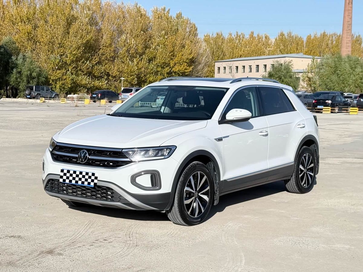 Volkswagen T-Roc, 2023 г., белый, 44 000 км Volkswagen T-Roc 2023 280TSI DSG одна ведущая ось Шигуан версия