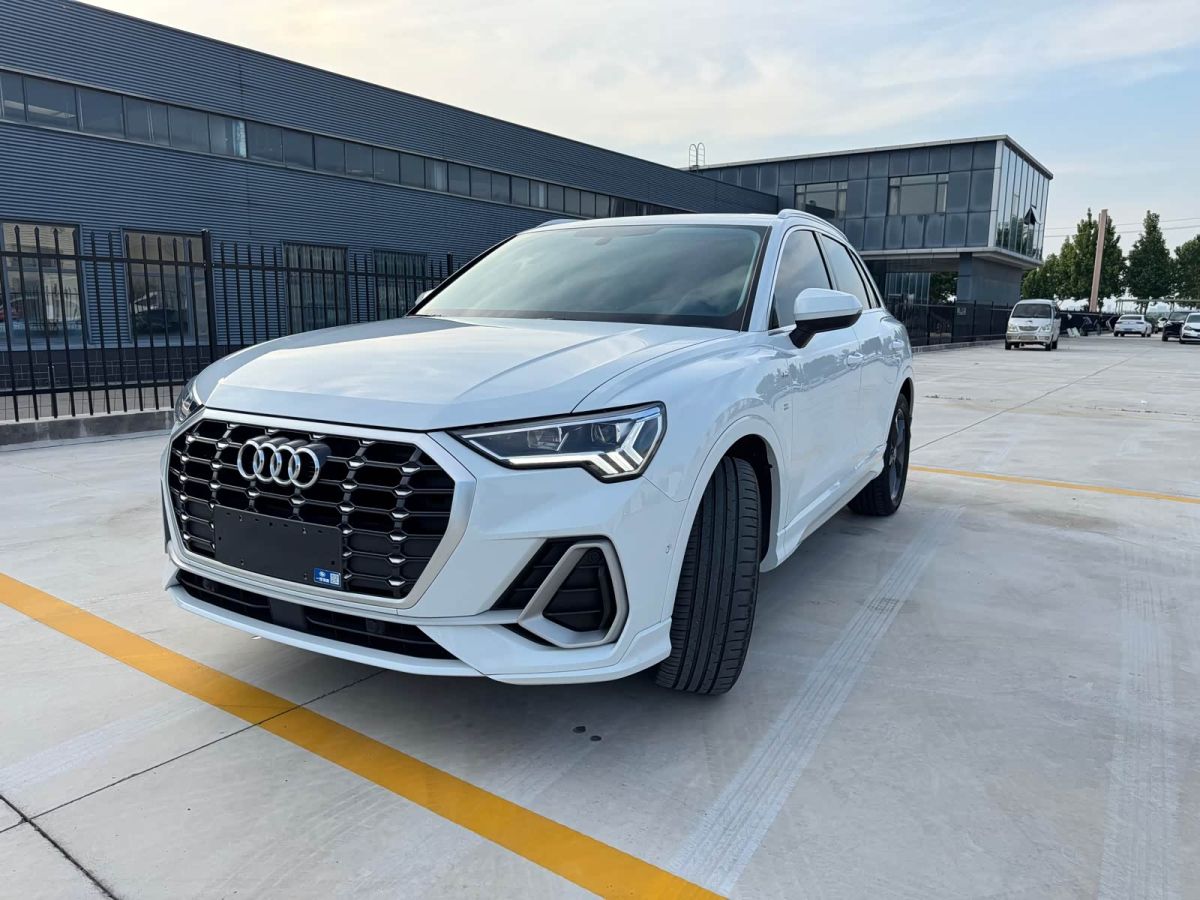 Audi 奥迪Q3, 2022 г., белый, 28 000 км
