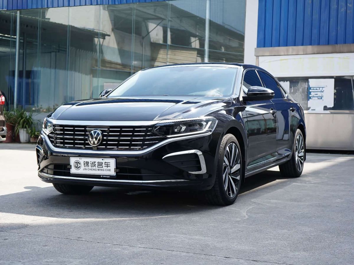 Volkswagen Passat, 2026 г., чёрный, 19 000 км Volkswagen Passat 2024 330TSI комплектация «Элита»