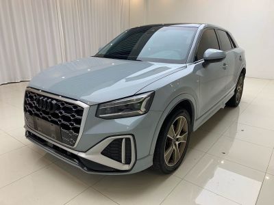 Audi Q2L, 2022 г., серебристый / серый, 17 000 км Audi 奥迪Q2L, 2022 г., серебристый / серый, 51 000 км