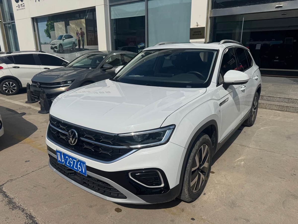 Volkswagen Tayron 2024 300TSI одна ведущая ось комплектация «Люкс Plus», исполнение «Цзиньцзе»