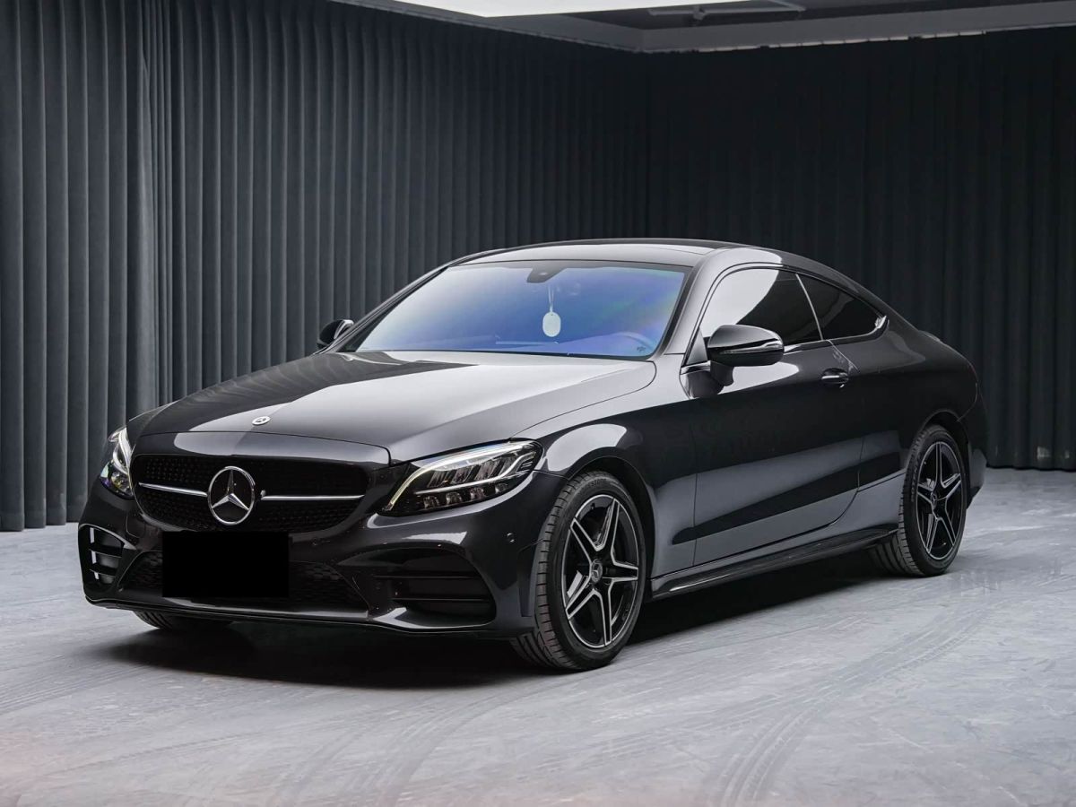 Mercedes-Benz C-Class (импортная версия для Китая), 2023 г., серебристый / серый, 56 400 км Mercedes-Benz C-Class (импортная версия для Китая) 2022 обновлённая версия C 260 轿跑车
