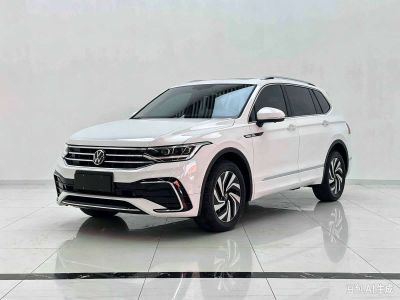 Volkswagen Tiguan L, 2023 г., шампань / коричневый, 28 600 км Volkswagen Tiguan L 2024 исполнение «Чучжун» 330TSI автомат одна ведущая ось R-Line Лунъяо версия