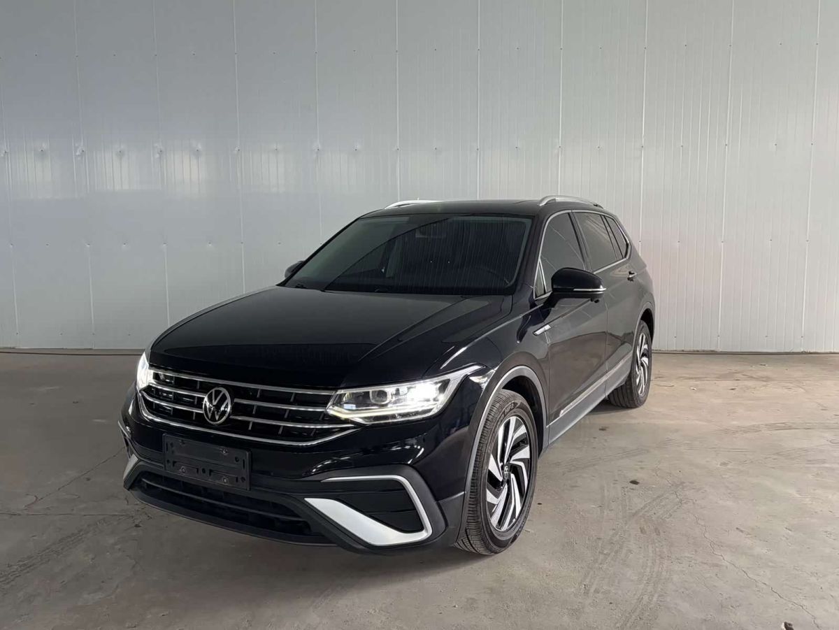 Volkswagen Tiguan L 2023 280TSI автомат одна ведущая ось ограниченная серия «Чаочуан»
