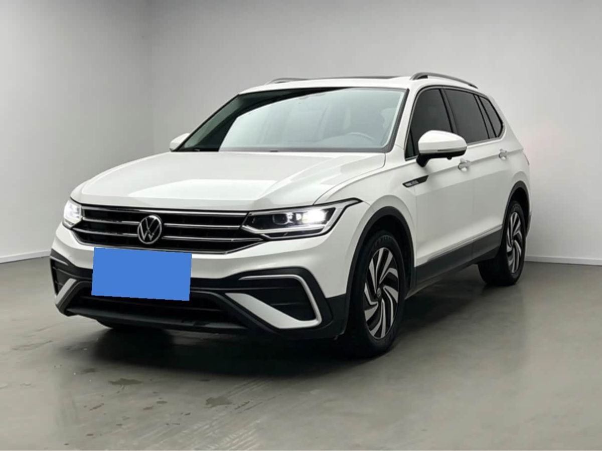 Volkswagen Tiguan L 2022 330TSI автомат одна ведущая ось комплектация «Умный комфорт»