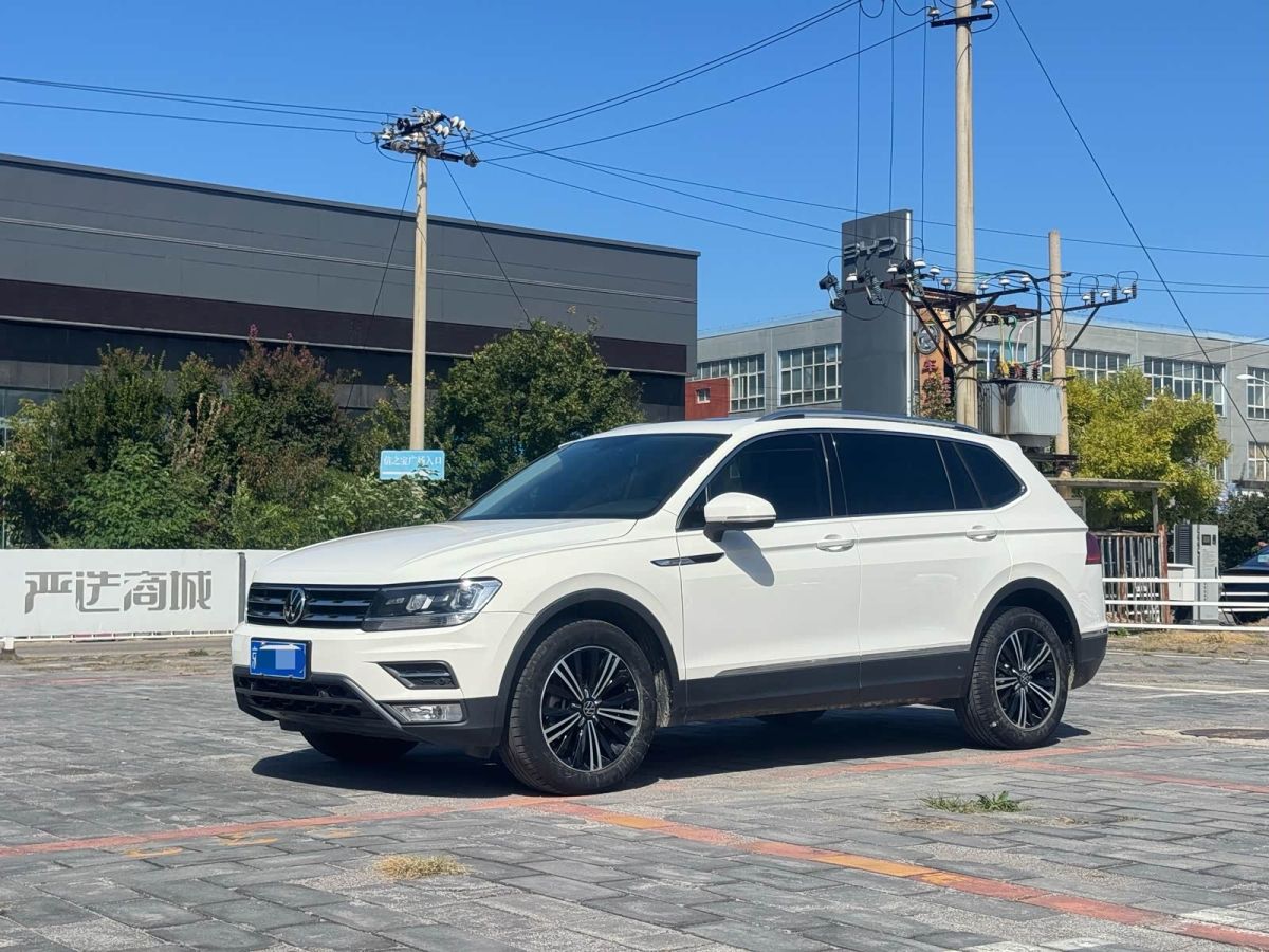 Volkswagen Tiguan L 2021 330TSI автомат одна ведущая ось комплектация «Умный комфорт»