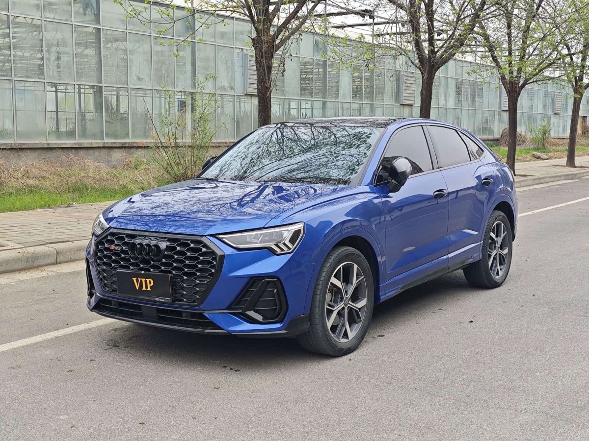 Audi Q3 Sportback, 2021 г., синий, 45 000 км Audi 奥迪Q3 Sportback, 2021 г., синий, 45 000 км