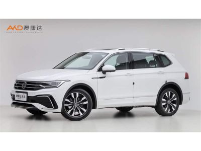Volkswagen Tiguan L, 2023 г., шампань / коричневый, 28 600 км Volkswagen Tiguan L 2024 330TSI автомат одна ведущая ось R-Line комплектация «Юэсян»