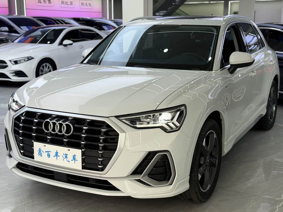 Audi 奥迪Q3, 2023 г., белый, 26 000 км