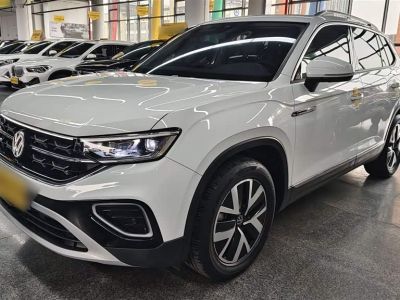 Volkswagen Tayron, 2023 г., белый, 48 000 км Volkswagen Tayron 2023 330TSI одна ведущая ось комплектация «Люкс Plus», исполнение «Цзиньцзе»