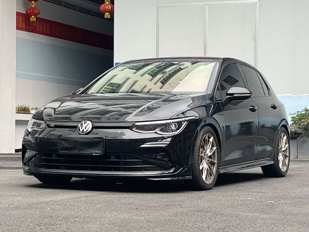 Volkswagen Golf, 2023 г., чёрный, 50 000 км Volkswagen Golf 2023 280TSI DSG R-Line