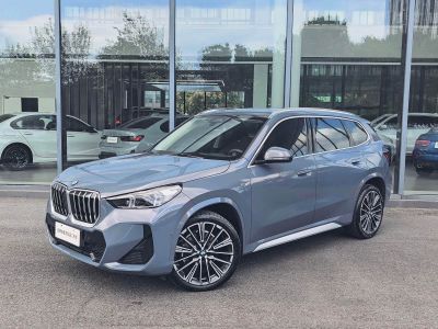 BMW X1, 2024 г., серебристый / серый, 25 000 км BMW X1 2023 xDrive25Li пакет M Sport