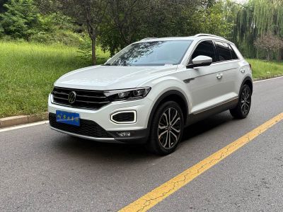 Volkswagen T-Cross, 2022 г., красный / фиолетовый, 35 000 км Volkswagen T-Roc 2021 280TSI DSG одна ведущая ось Комфорт Чжилянь версия