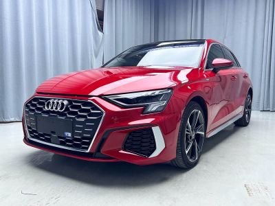 Audi A3, 2022 г., зелёный, 60 400 км Audi A3, 2022 г., красный / фиолетовый, 26 000 км