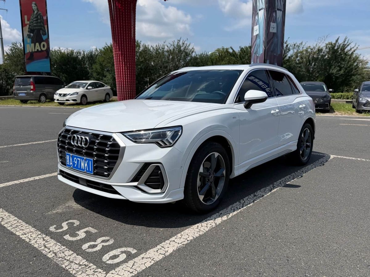 Audi 奥迪Q3, 2023 г., белый, 35 000 км