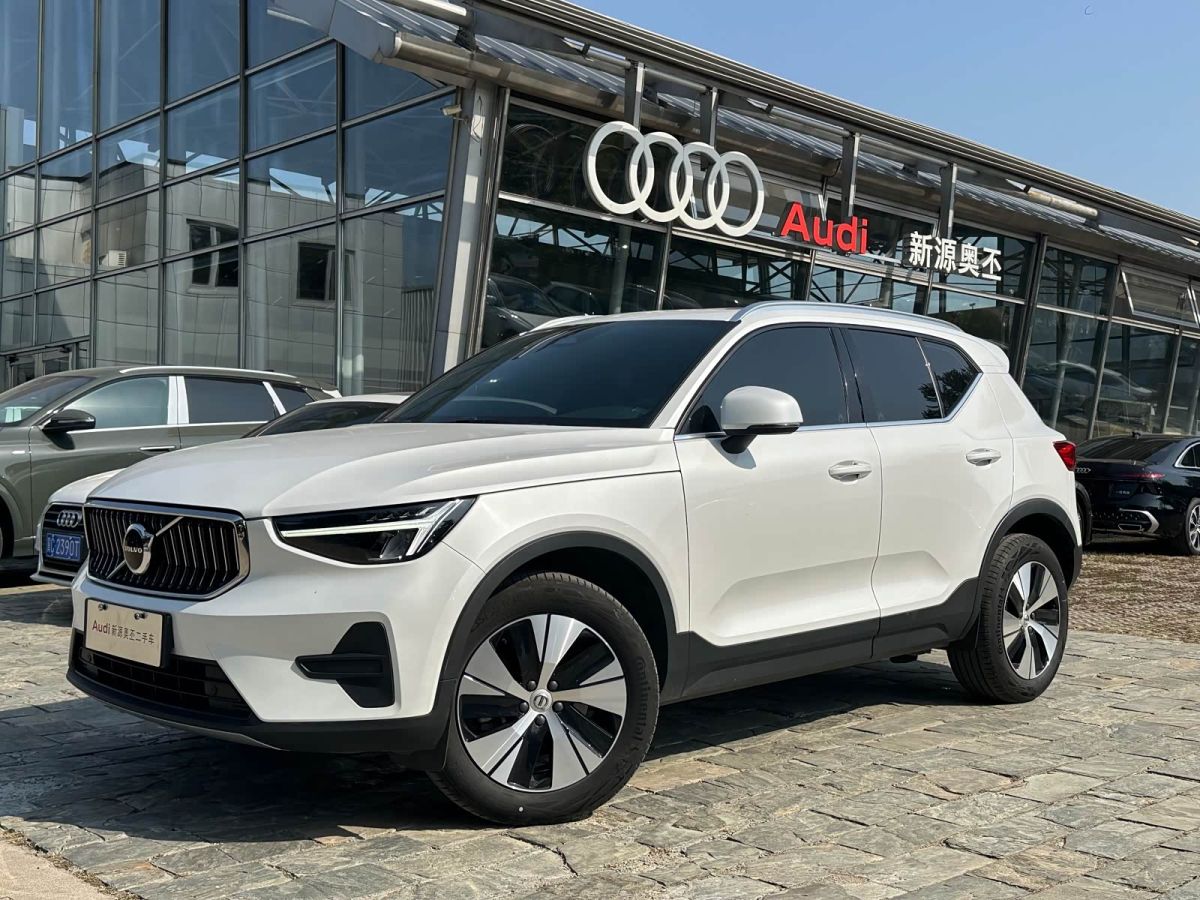 Volvo 沃尔沃XC40, 2023 г., белый, 20 000 км