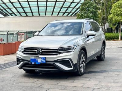 Volkswagen Tiguan L 2022 330TSI автомат одна ведущая ось комплектация «Умный комфорт»
