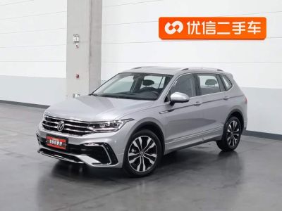 Volkswagen Tiguan L, 2024 г., красный / фиолетовый, 24 000 км Volkswagen Tiguan L 2023 330TSI автомат одна ведущая ось R-Line комплектация «Юэсян»