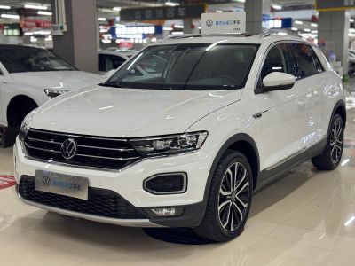 Volkswagen T-Roc, 2022 г., белый, 28 000 км Volkswagen T-Roc 2022 280TSI DSG одна ведущая ось Комфорт PLUS