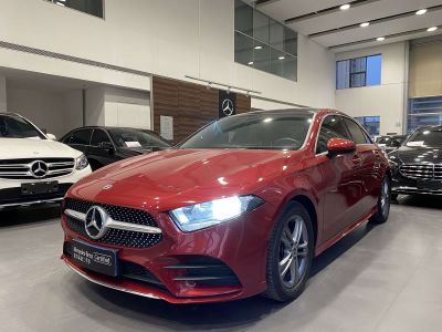 Mercedes-Benz A-Class, 2023 г., красный / фиолетовый, 37 100 км Mercedes-Benz A-Class, 2023 г., красный / фиолетовый, 65 000 км