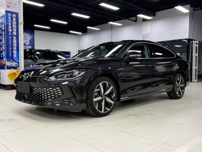 Volkswagen Lamando, 2023 г., серебристый / серый, 38 000 км Volkswagen Lamando 2023 Lamando L 280TSI DSG комплектация «Кула»