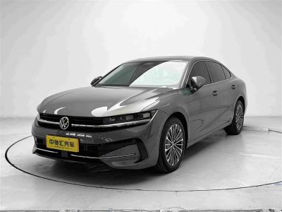 Volkswagen Magotan, 2025 г., серебристый / серый, 26 000 км Volkswagen Magotan 2024 380TSI DSG Премиум пакет «Дамай»