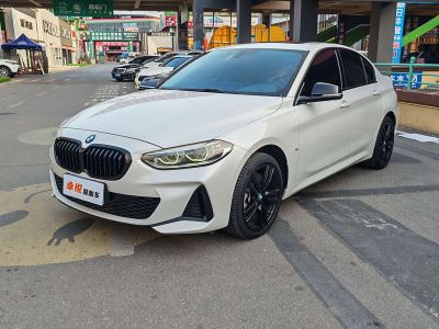 BMW 1 серия 2023 125i пакет M Sport, исполнение «Ночь»