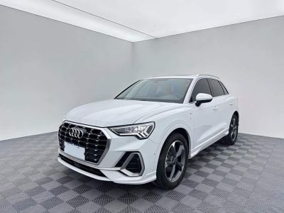 Audi Q3, 2022 г., белый, 18 000 км Audi 奥迪Q3, 2022 г., белый, 18 000 км