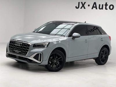 Audi Q2L, 2023 г., серебристый / серый, 35 000 км Audi 奥迪Q2L, 2023 г., серебристый / серый, 67 000 км