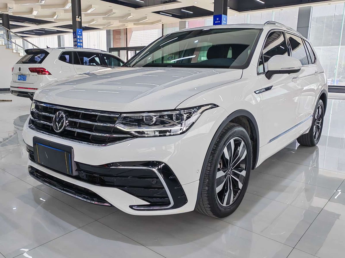 Volkswagen Tiguan L 2022 330TSI автомат одна ведущая ось R-Line комплектация «Юэсян»