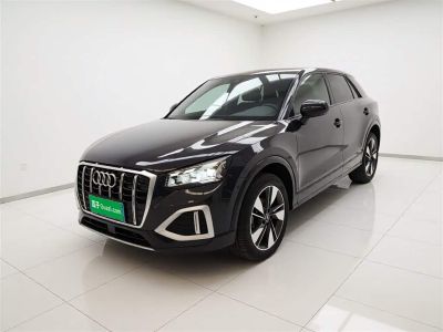Audi Q2L, 2022 г., серебристый / серый, 17 000 км Audi 奥迪Q2L, 2022 г., серебристый / серый, 52 000 км
