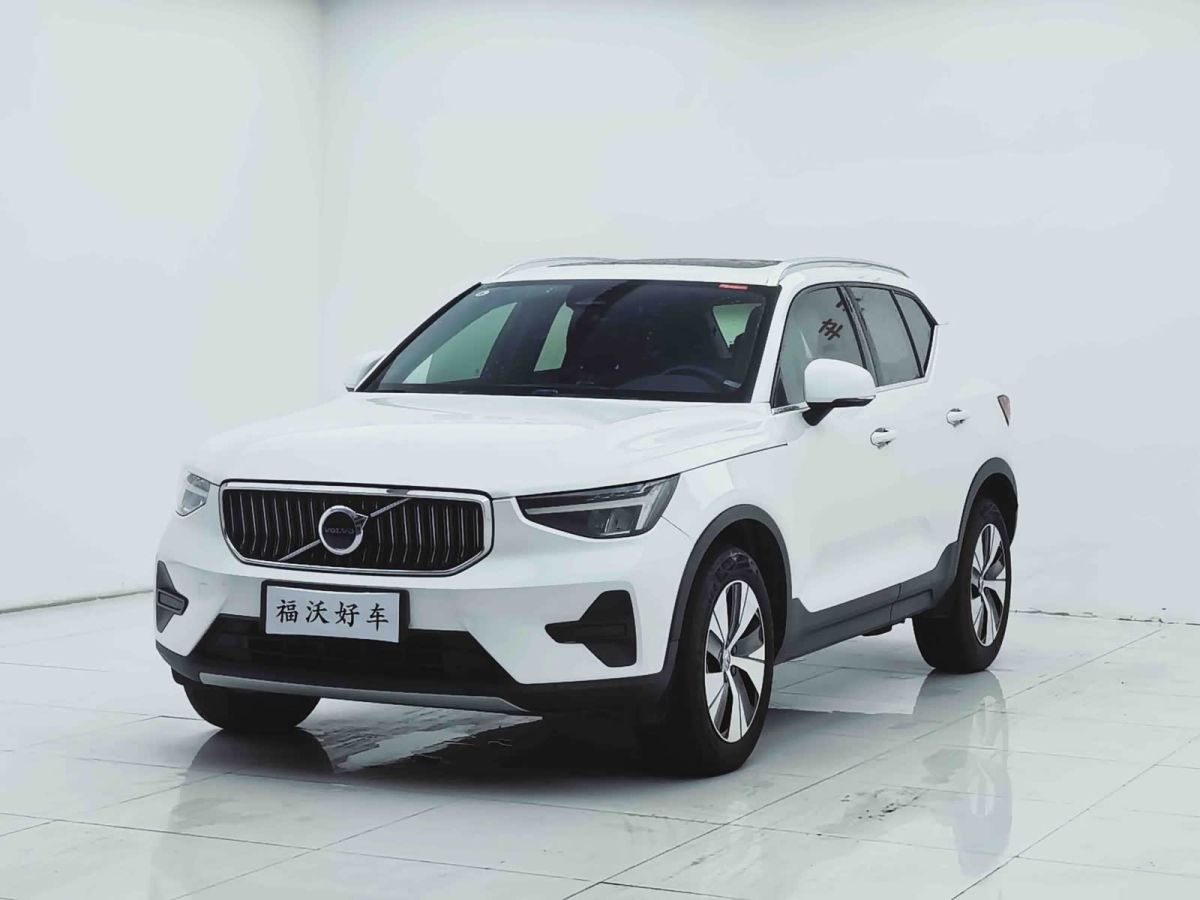 Volvo 沃尔沃XC40, 2024 г., белый, 59 000 км Volvo 沃尔沃XC40, 2024 г., белый, 59 000 км