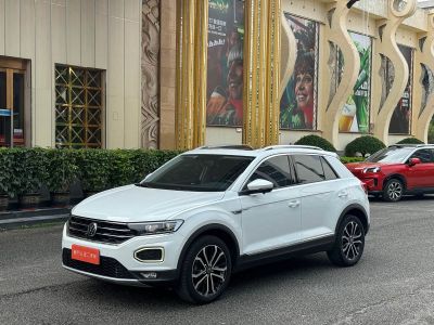 Volkswagen T-Roc, 2022 г., белый, 49 000 км Volkswagen T-Roc 2022 280TSI DSG одна ведущая ось Комфорт PLUS