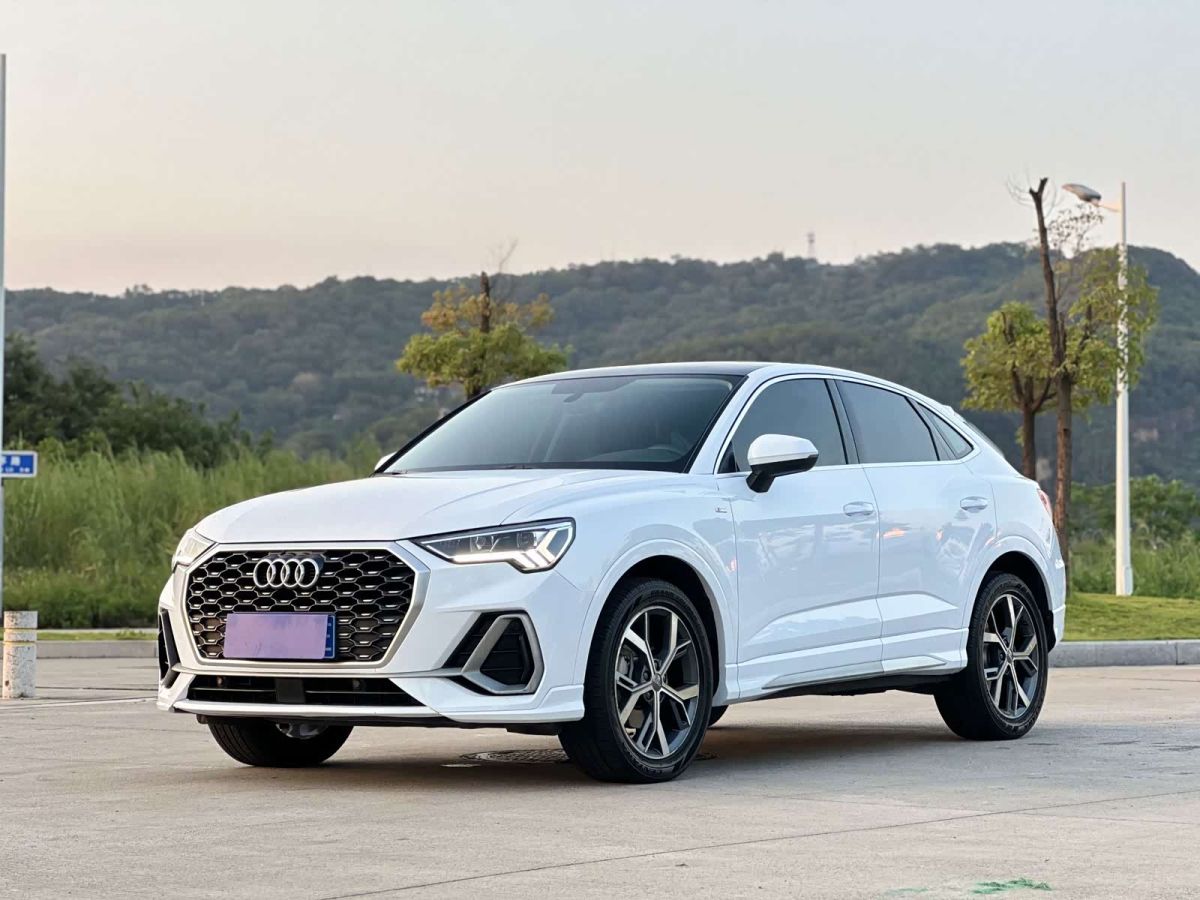 Audi 奥迪Q3 Sportback, 2022 г., белый, 76 000 км