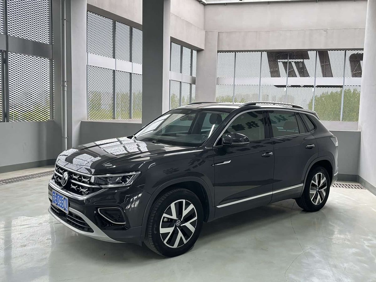 Volkswagen Tayron 2023 330TSI одна ведущая ось комплектация «Люкс Plus», исполнение «Цзиньцзе»