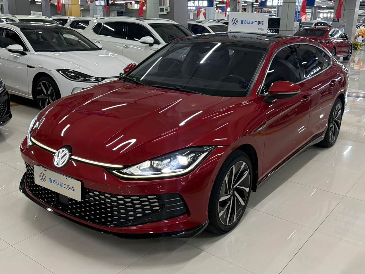 Volkswagen Lamando, 2022 г., красный / фиолетовый, 40 000 км Volkswagen Lamando 2022 Lamando L 280TSI DSG Чаола Флагман