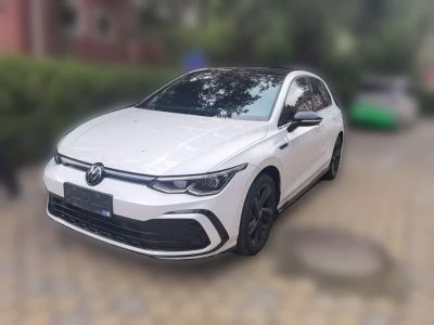 Volkswagen Golf, 2024 г., белый, 20 000 км Volkswagen Golf 2024 280TSI DSG R-Line юбилейная серия «50 лет легенды»