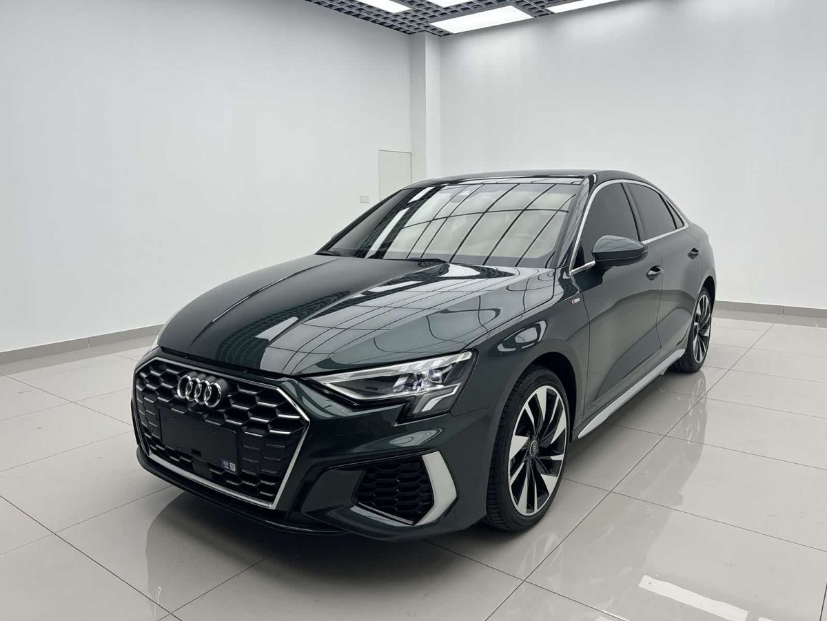 Audi A3, 2024 г., зелёный, 16 000 км Audi A3, 2024 г., зелёный, 16 000 км