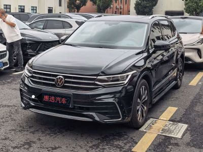 Volkswagen Tiguan L, 2025 г., чёрный, 20 000 км Volkswagen Tiguan L 2025 исполнение «Чучжун» 330TSI автомат одна ведущая ось R-Line Лунъяо версия