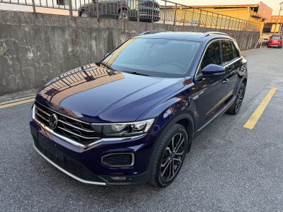 Volkswagen T-Roc, 2021 г., белый, 63 000 км Volkswagen T-Roc 2021 обновлённая версия 280TSI DSG одна ведущая ось Комфорт Чжилянь версия
