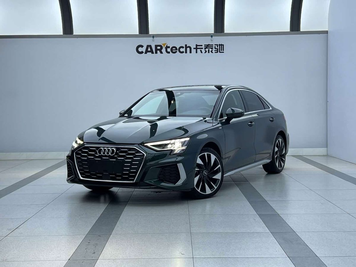 Audi A3, 2022 г., зелёный, 27 000 км