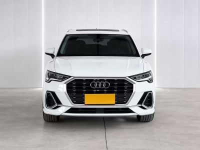 Audi Q3, 2023 г., белый, 40 000 км Audi 奥迪Q3, 2023 г., белый, 40 000 км
