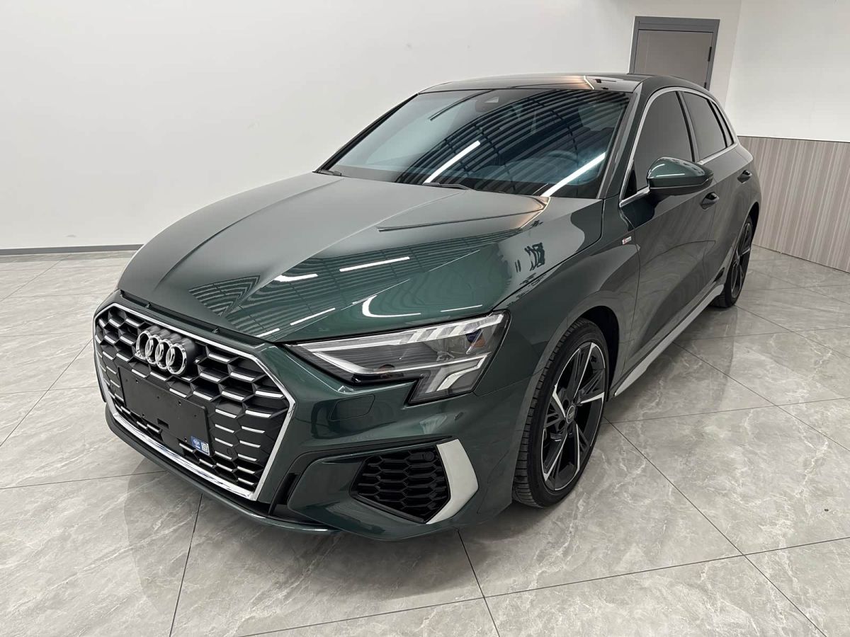 Audi A3, 2023 г., зелёный, 20 000 км