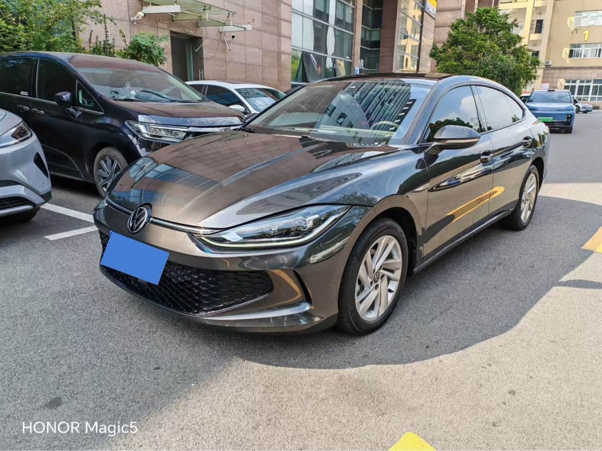 Volkswagen Lamando, 2023 г., серебристый / серый, 20 000 км Volkswagen Lamando 2023 Lamando L 280TSI DSG комплектация «Кула»