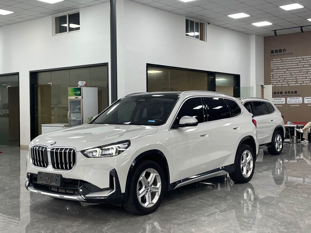 BMW X1, 2023 г., белый, 37 900 км BMW X1 2023 sDrive20Li X设计套装
