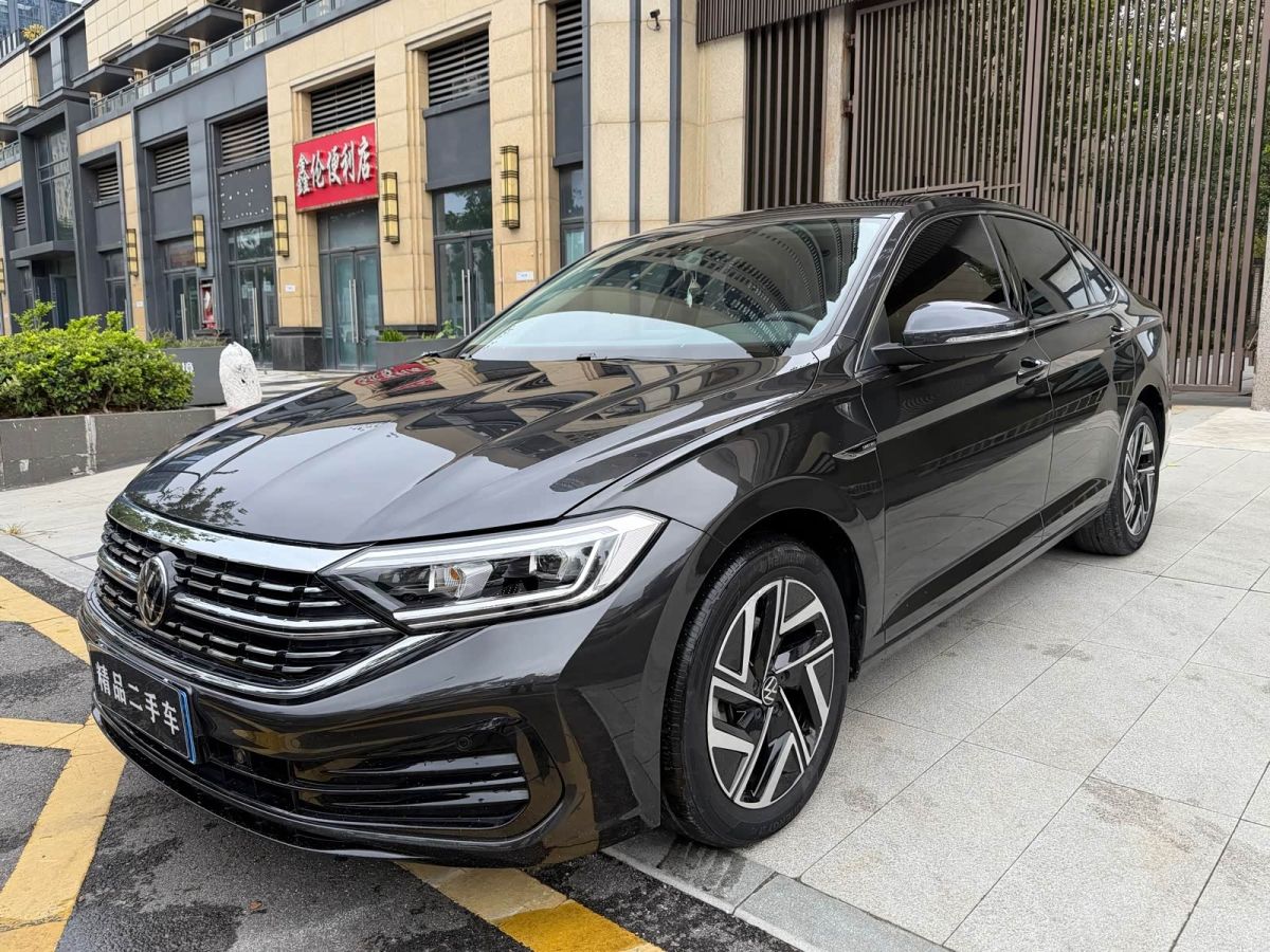 Volkswagen Sagitar, 2022 г., серебристый / серый, 37 000 км Volkswagen Sagitar 2023 280TSI DSG комплектация «Чаоюэ»